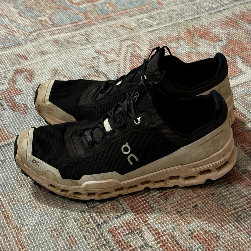 On CloudUltra Running Shoes